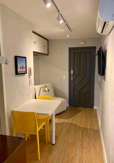 Apartment Em Ipanema A Menos De 3 Minutos A Pe Da